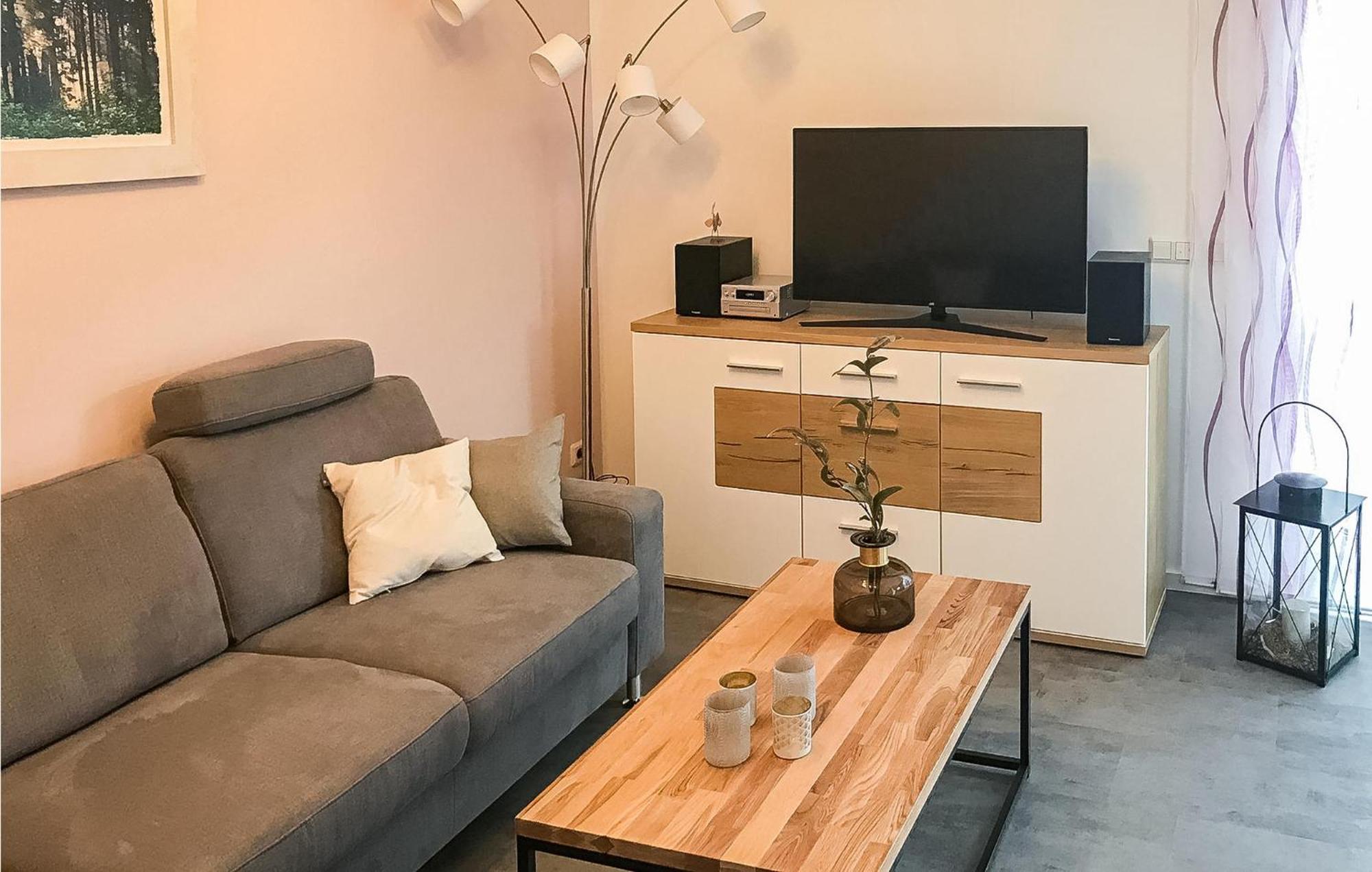 2 Bedroom Cozy Apartment In Rechlin Exterior photo